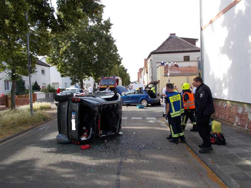 Der Smart überschlug sich nach der Kollission