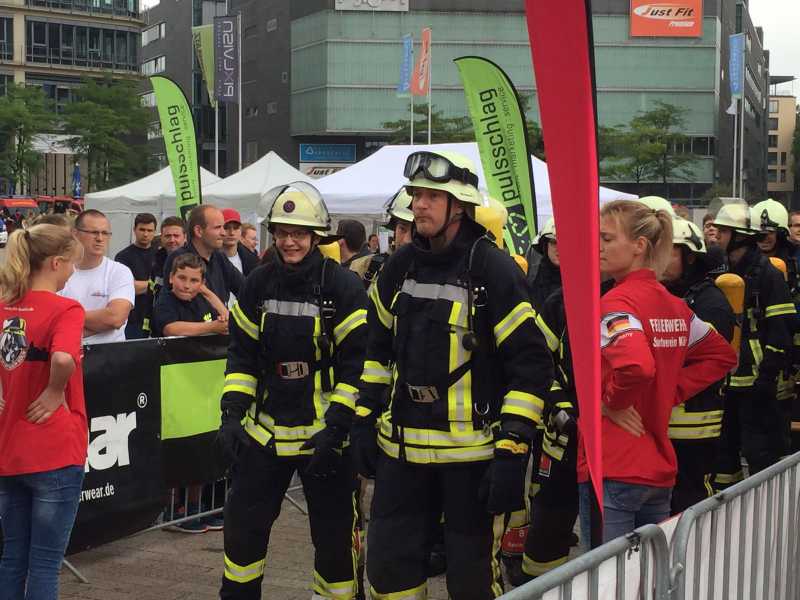 Die Freiwillige Feuerwehr Lambrecht beim Treppenlauf in Köln