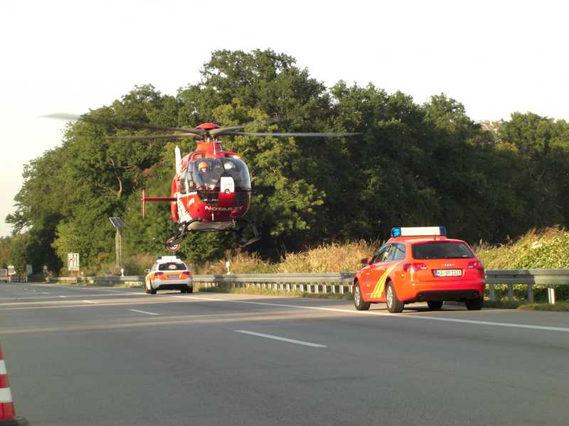 Mit dem Rettungshubschrauber wurde der Schwerverletzte in die Klinik geflogen