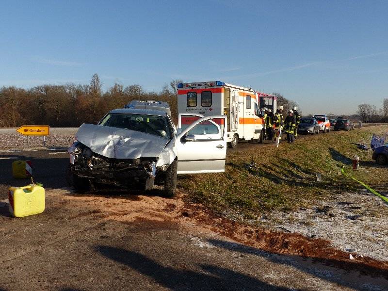 Eines der beiden beteiligten Fahrzeuge (Foto: Feuerwehr Neustadt)