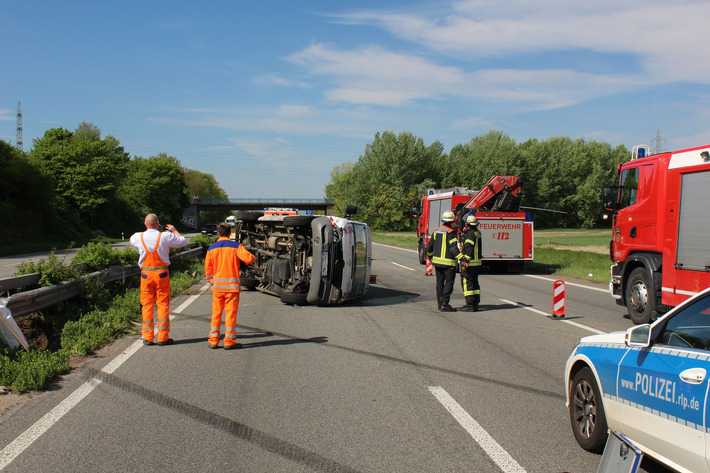 Eine nicht gesicherte Ladung war die Ursache für diesen Unfall auf der A650