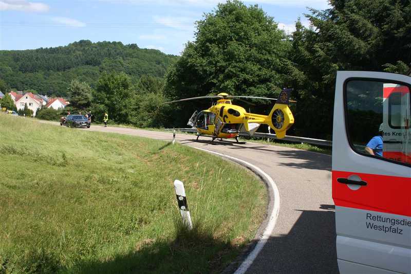 Unfallstelle mit Rettungshubschrauber