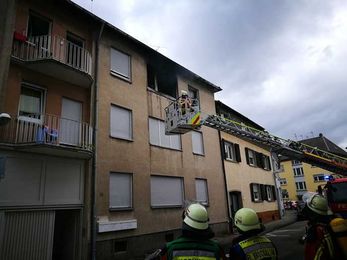 Brand in der Flüchtlingsunterkunft - Feuerwehr Bruchsal im Einsatz