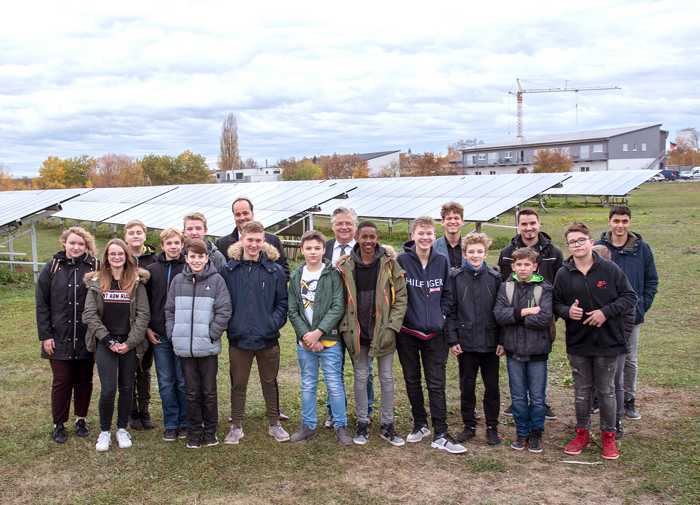 Am „Green Day“ ging es für die Schülerinnen und Schüler unter anderem zum Solarpark Osthofen.