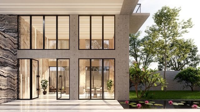 Modernes Wohnhaus mit großen Fenstern