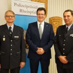 v.l.: Polizeioberrat Jürgen Traub, Behördenleiter Thomas Ebling und Polizeihauptkommissar Martin Jarkiewicz