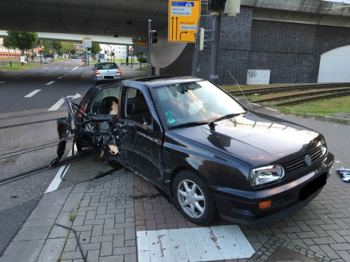 Schwerer Verkehrsunfall am Südwestknoten (Foto: Polizei)