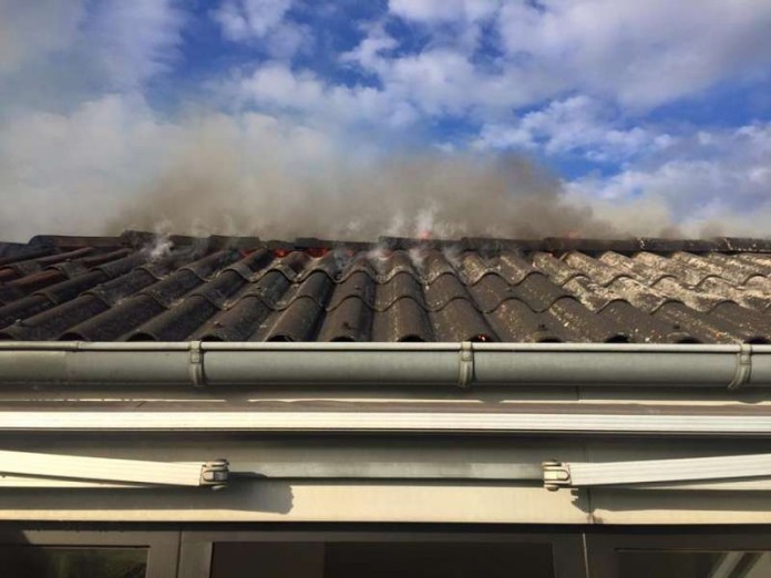 In der Schlettstatter Straße brannte ein Dachstuhl (Foto: Feuerwehr Landau)