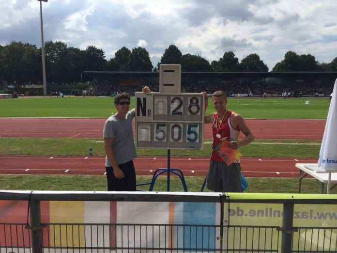 Trainer_Ralf_Bender_und_Vincent_Hobbie (Foto: LG Region Karlsruhe)