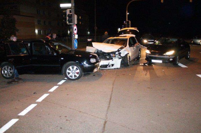 Verkehrsunfall Kreuzung Posthius-, Mozart-, Sondernheimer Straße. (Foto: Polizei)