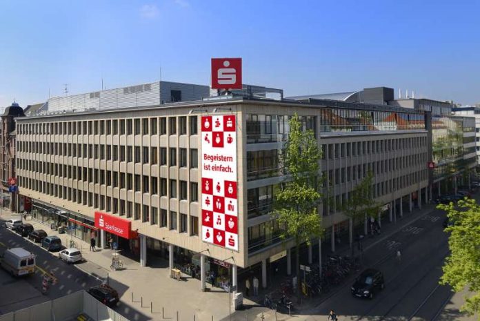 Sparkassengebäude (Foto: Sparkasse Karlsruhe Ettlingen)