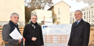 OB Peter Feldmann mit Norbert Berghof und Frank Junker auf ABG-Baustelle in der Preungesheimer Straße 24 (Foto: Rainer Rüffer)