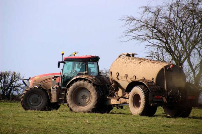 Landwirtschaftliches Gespann (Foto: Pixabay)