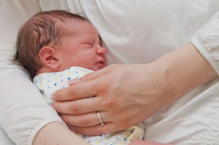 Dem Paar zu einer natürlichen Empfängnis und damit zum Nachwuchs zu verhelfen, ist erstes Ziel in der Kinderwunschambulanz der Universitäts-Frauenklinik Heidelberg. (Foto: Universitätsklinikum Heidelberg)