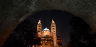 Neue Dombeleuchtung, Ostseite (Foto: Klaus Landry)