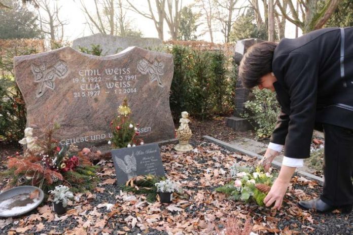 Oberbürgermeisterin erinnert an Ella Weiss (Foto: Stadtverwaltung)