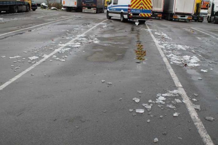 Eisbrocken können schnell zur Gefahr werden