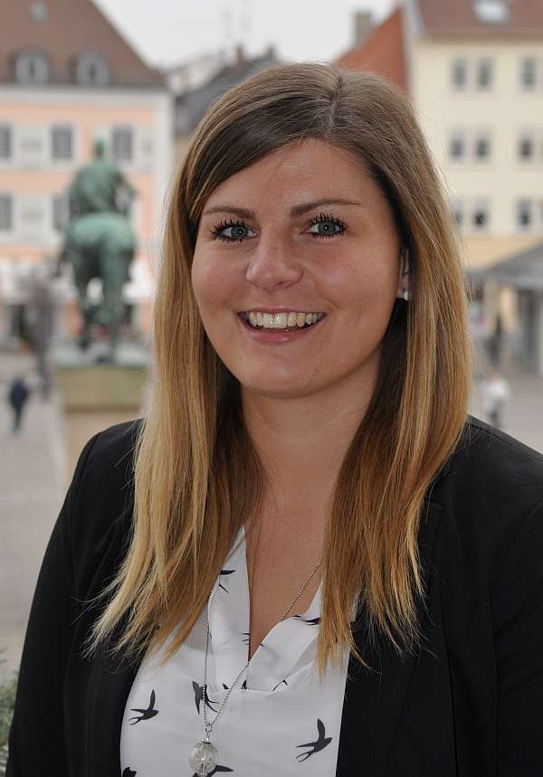 Neu im Team des Landauer Standesamts: Stefanie Rasig. (Foto: Stadt Landau in der Pfalz)