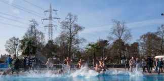 Das Sonnenbad eröffnet am 17. Februar als erstes Freibad in Deutschland die Freibad-Saison 2017. (Archivfoto der Karlsruher Bäderbetriebe von der Saisoneröffnung 2016)