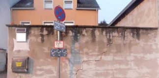 Beschädigte Mauer in Rieschweiler-Mühlbach