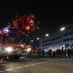 Unter dem Applaus der Zuschauer kommen die Fahrzeuge an der neuen Hauptfeuerwache an (Foto: Stadt Mannheim)