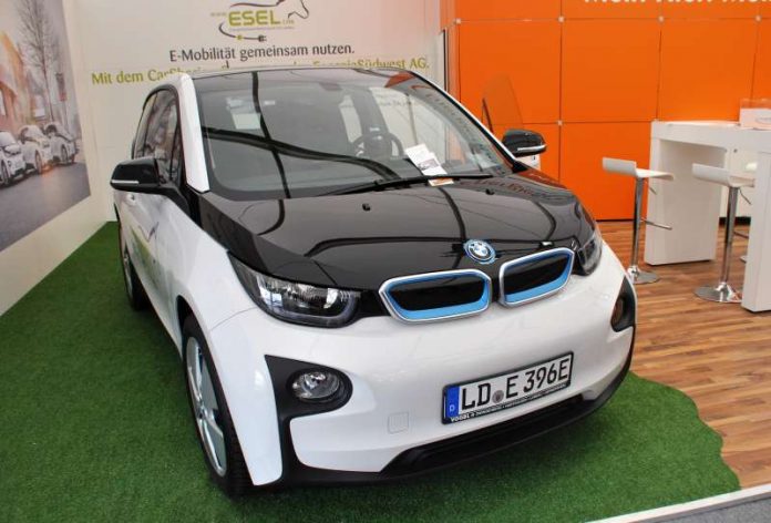 Vier BMW i3 gehören zur Carsharing-Flotte der EnergieSüdwest. Ab dem 2. Quartal 2017 können die Fahrzeuge flexibel im Landauer Stadtgebiet ausgeliehen und wieder abgestellt werden. (Foto: EnergieSüdwest)