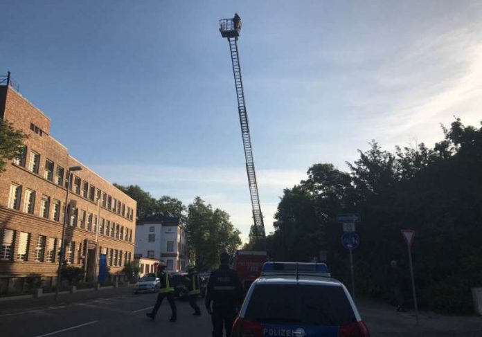 Feuerwehreinsatz in LU-Mundenheim (Foto: Polizei RLP)