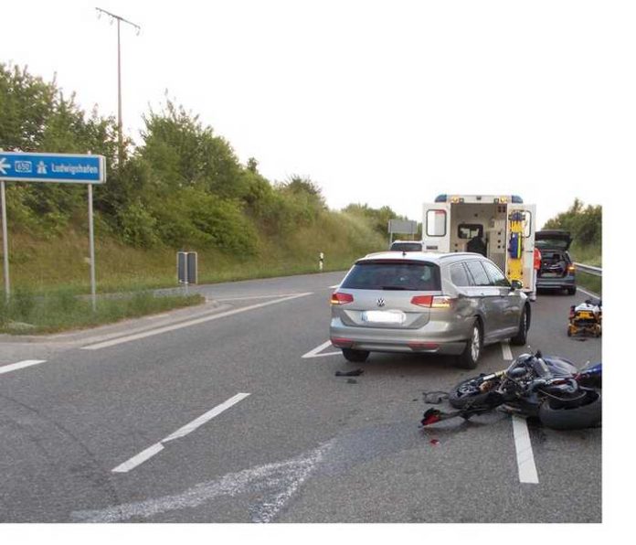 Unfall auf der L527 - Der Kradfahrer wurde schwerverletzt