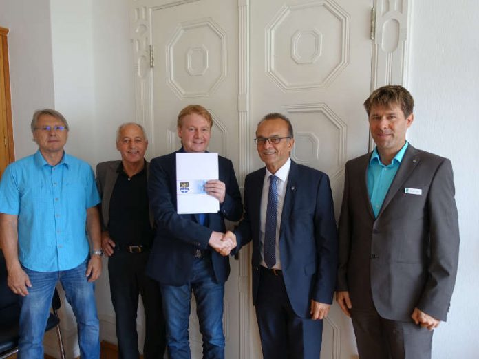 v.l.: Klemens Puderer, Georg Roth, Gunther Berdel, Landrat Fritz Brechtel, Ralph Lehr (Foto: Kreisverwaltung Germersheim)