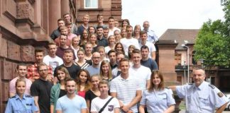 44 Studentinnen und Studenten des 17. Bachelor-Studiengangs besuchten "ihr" Polizeipräsidium, in dem sie nach ihrer Ausbildung ihren Dienst antreten werden.