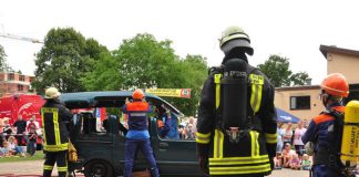 Die Jugendfeuerwehr und die Einsatzabteilung übten gemeinsam. (Foto: Feuerwehr Weinheim)