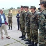 Im Gespräch mit Rekruten (Foto: Frank Wiedemann)