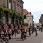 Radfahrer in Deidesheim (Foto: Pfalzwein)