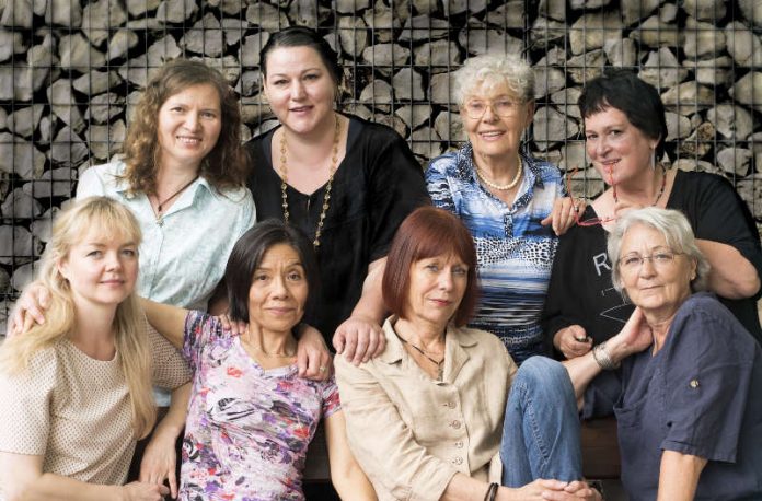 oben (v.l.): Alla Kulikowa-Vollmer, Jana Haft, Helga Loscher, Rita Weis, unten (v.l.): Elena Schöck, Cecilia Lima-Wüst, Inge Selig, Gaby Brüggemann (Foto: TERRA 7)