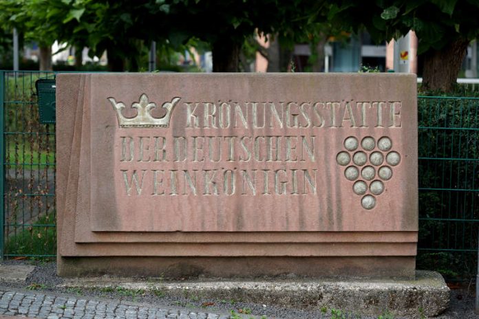 Neustadt an der Weinstraße, die Krönungsstätte der Deutschen Weinkönigin (Foto: Reinhard Schnell)