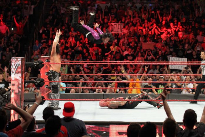 WWE LIVE (Foto: RAW)