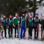 Kanuten freuen sich über Abwechslung auf den Langlaufskiern (v.l. Alexej Karle, Tim Bechtold, Nicola Höninger, Greta Köszeghy, Monika Plesa, Saeid Fazloula, Isabel Friedt, Miko Herrmann, Gesine Ragwitz und Jan Bechtold). (Foto: Rheinbrüder Karlsruhe)