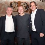 Freuten sich auf dem SVWW-Neujahrsempfang in der Henkell & Co. Sektkellerei über die Vertragsverlängerung (v. l.): Sportdirektor Christian Hock, Alf Mintzel und Trainer Rüdiger Rehm. (Foto: svww.de)