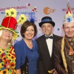 Ministerpräsidentin Malu Dreyer mit Ehemann Klaus Jensen, dem stellvertretenden Ministerpräsidenten Volker Wissing und Umweltministerin Ulrike Höfken bei „Mainz bleibt Mainz“ 2017 (Foto: Staatskanzlei/ Pulkowski)