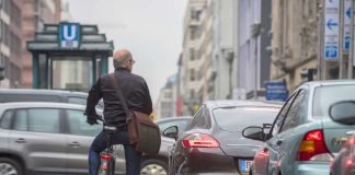 Vor allem im Stadtverkehr: Weg vom Auto, hin zum Fahrrad – das fordert der ADFC Rheinland-Pfalz als langfristige Strategie. (Foto: ADFC/Gerhard Westrich)