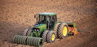 Traktor (Foto: John Deere GmbH & Co. KG)