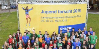 Geballter Forscherdrang: Die Teilnehmer des Landeswettbewerbs Rheinland-Pfalz von Jugend forscht 2018 bei BASF SE in Ludwigshafen. (Foto: Marcus Schwetasch)