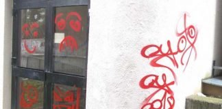 Sachbeschaedigung an Schule durch Graffiti