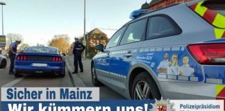 Die Polizei Mainz bei einer Kontrolle