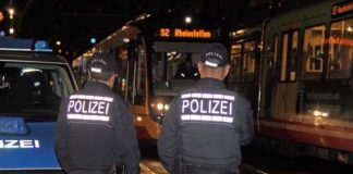 Zur Stärkung des subjektiven Sicherheitsgefühls führten die Verkehrsbetriebe und das Polizeipräsidium Karlsruhe gestern Abend eine weitere Schwerpunktkontrolle durch