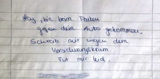 Der am Fahrzeug hinterlassene Zettel mit offensichtlich fehlerhafter Telefonnummer