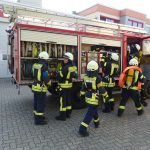 Aufbau eines Löscheinsatzes (Foto: Feuerwehr Neustadt)