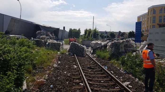 Die Unfallstelle am Bahnübergang Großen Buseck auf der Bahnstecke Gießen-Alsfeld