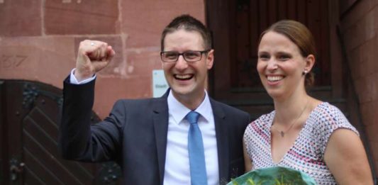 Manuel Just mit seiner Frau Stefanie (Foto: Stadtverwaltung Weinheim)