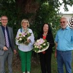 Zusammen haben sie Generationen von jungen Menschen geprägt (v.l.): Schulleiter Wolfgang Peters, Hildegard Kaufmann, Vera Bohnert und Rolf Seger (Foto: BBS Landau)